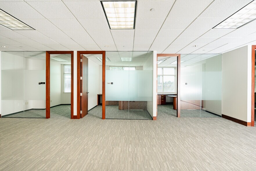 More Photos Of 1000 Ridgeway Loop, Memphis Office For Lease