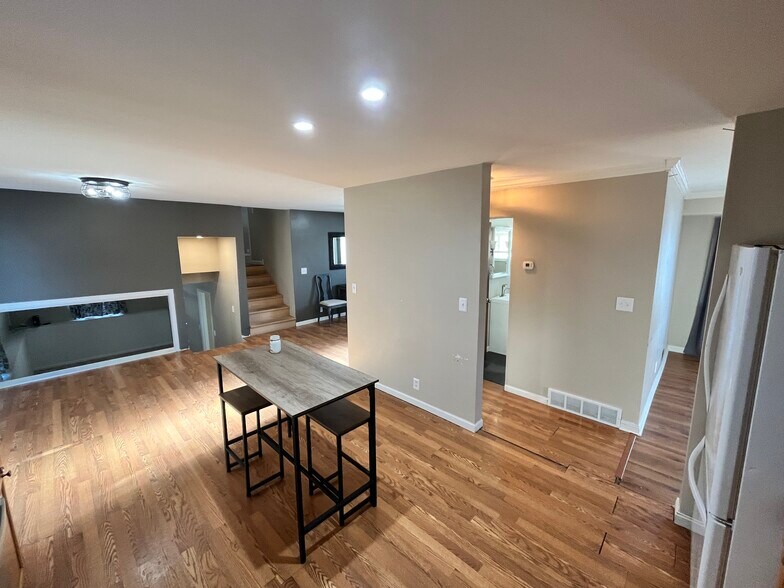 More Photos Of 260 Calumet St, Oswego Office For Sale