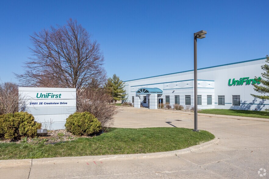 More Photos Of 2401 SE Creekview Dr, Ankeny Distribution For Lease