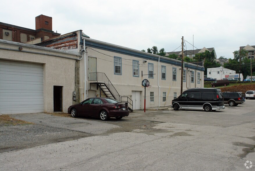 More Photos Of 806 E Main St, Norristown Light Manufacturing For Lease