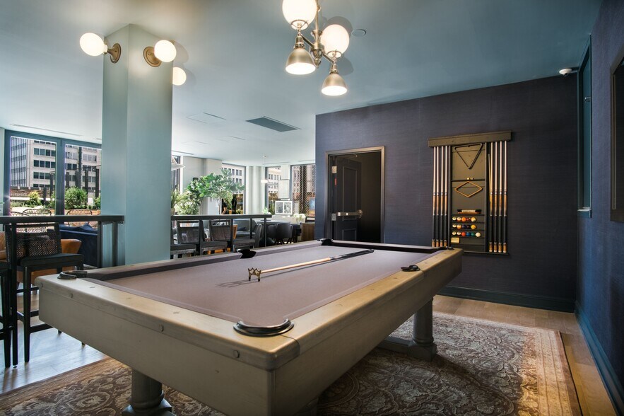 More Photos Of 30 E Adams St, Chicago Apartments For Lease