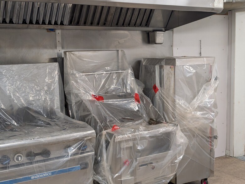 More Photos Of 2300 Wharncliffe Rd S, London Restaurant For Sale