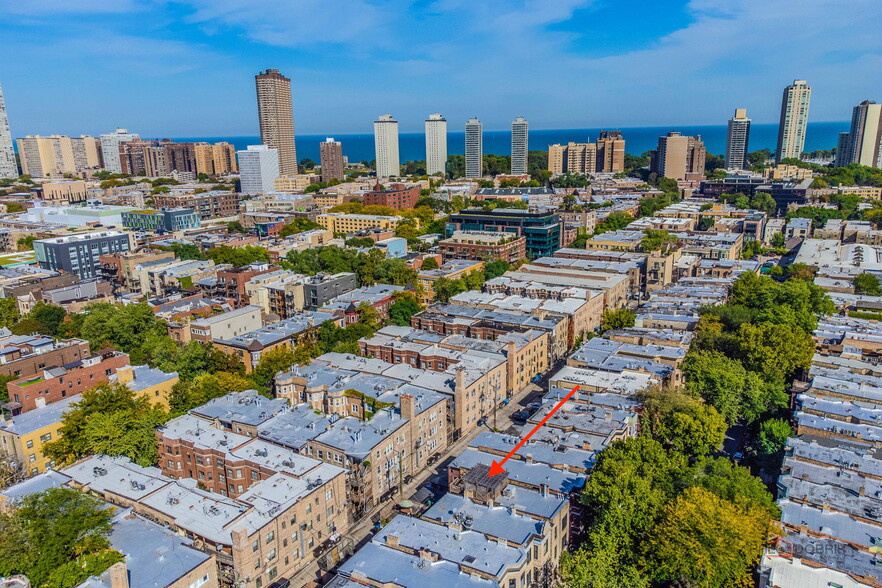 More Photos Of 902 W Newport Ave, Chicago Apartments For Sale