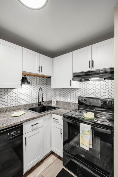 More Photos Of 3349 E Fountain Blvd, Colorado Springs Apartments For Sale