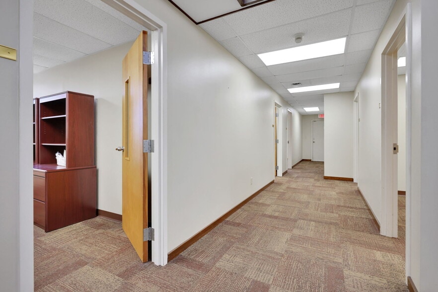 More Photos Of 6601-6535 Chester Ave, Jacksonville Continuing Care Retirement Community For Lease