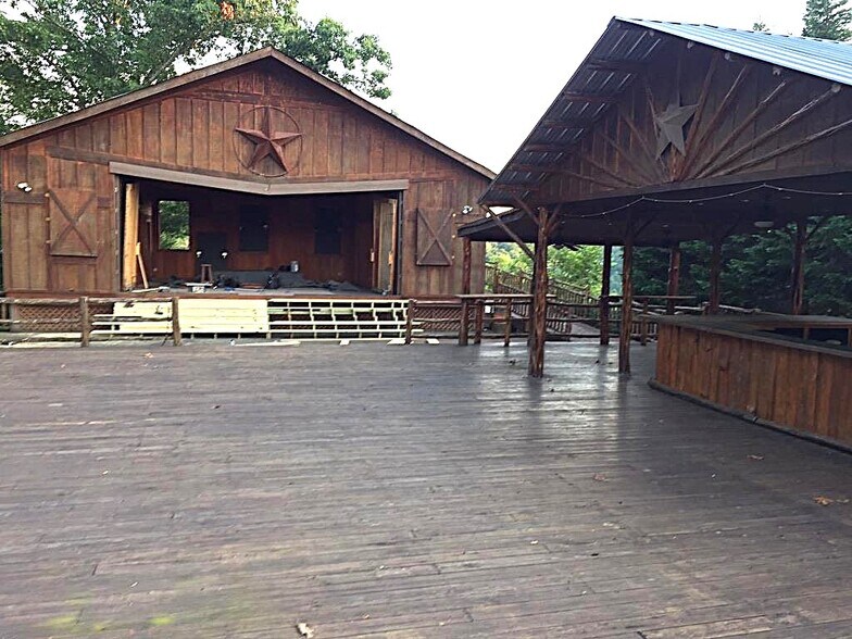 More Photos Of 7080 Dale Ridge Rd, Lancaster Convenience Store For Sale