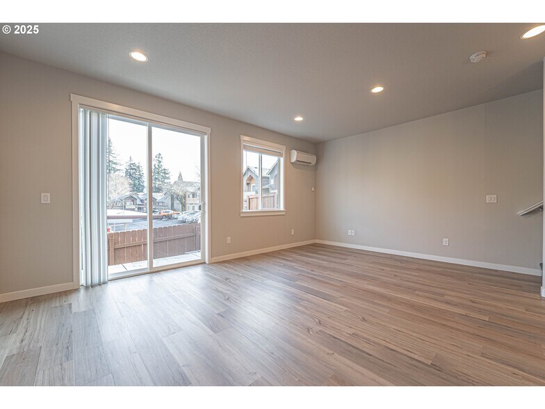 More Photos Of 4943 NE 2nd Ct, Vancouver Multifamily For Sale