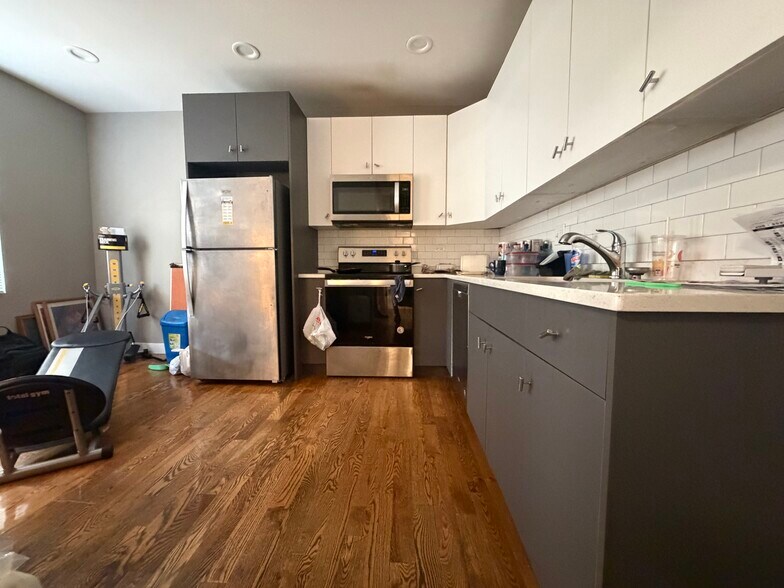 More Photos Of , Chicago Multifamily For Sale