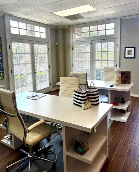 More Photos Of 1458 Campbell Rd, Houston Coworking Space