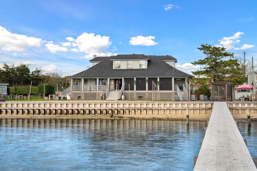 More Photos Of 32 Lighthouse Rd, Hampton Bays Hotel For Sale