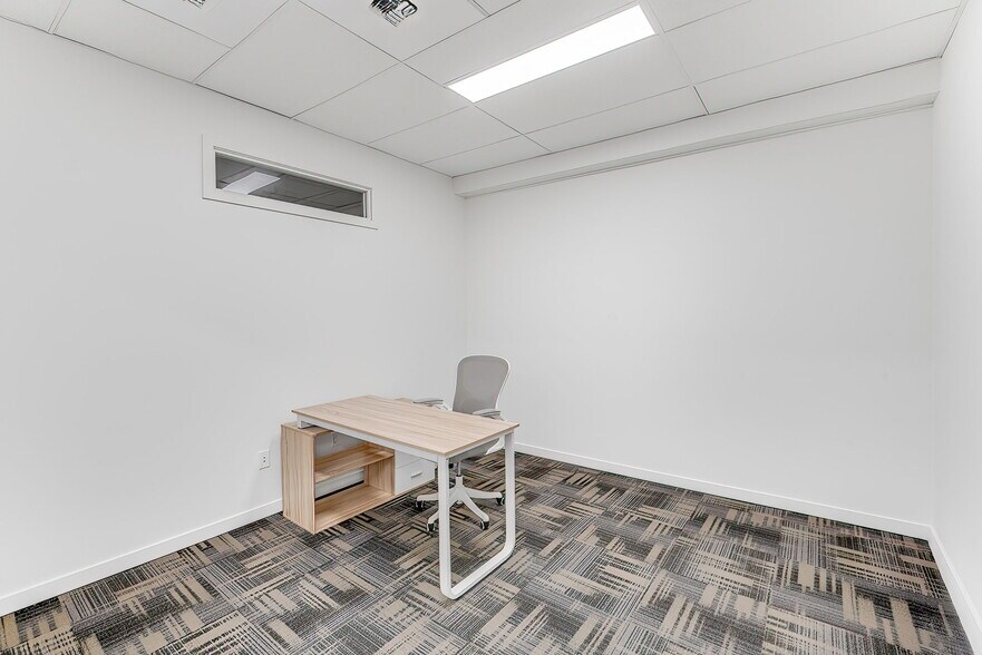 More Photos Of 711 Vandercook Way, Longview Storefront For Lease