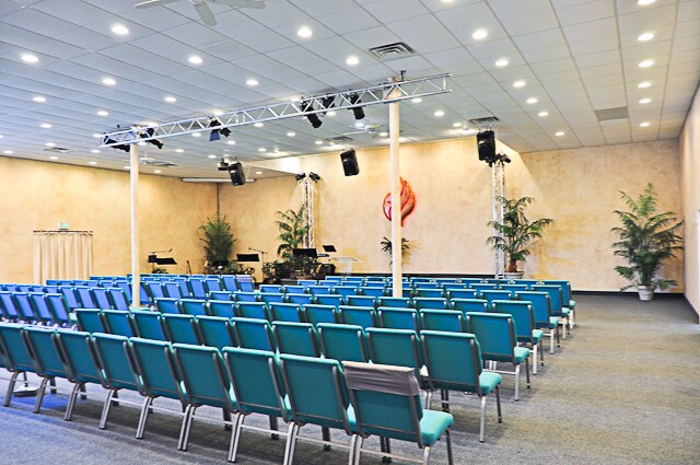 More Photos Of 2135 Industrial Ct, Vista Industrial For Lease