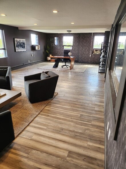 More Photos Of 5301 Harford Rd, Baltimore Office For Sale