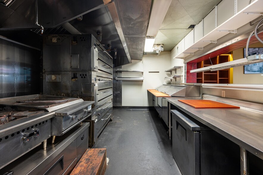 More Photos Of 1011 Harris Ave, Bellingham Restaurant For Sale