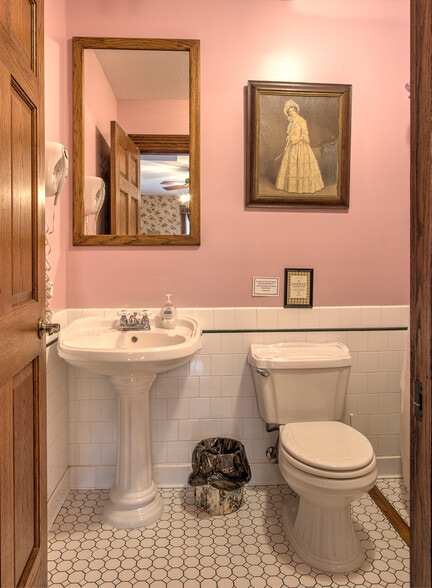 More Photos Of 80 4th St W, Rush City Hotel For Sale