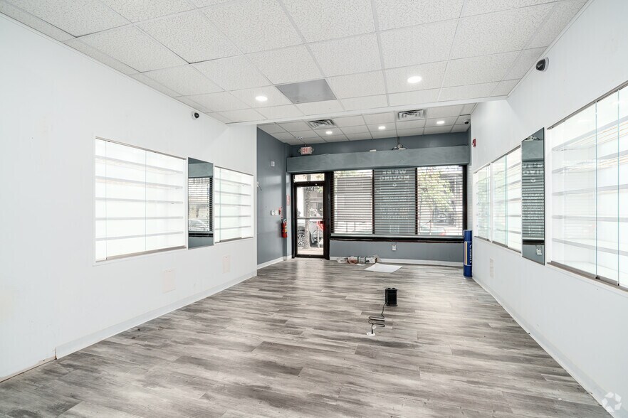 More Photos Of 1318 Walnut St, Philadelphia Storefront Retail Residential For Sale