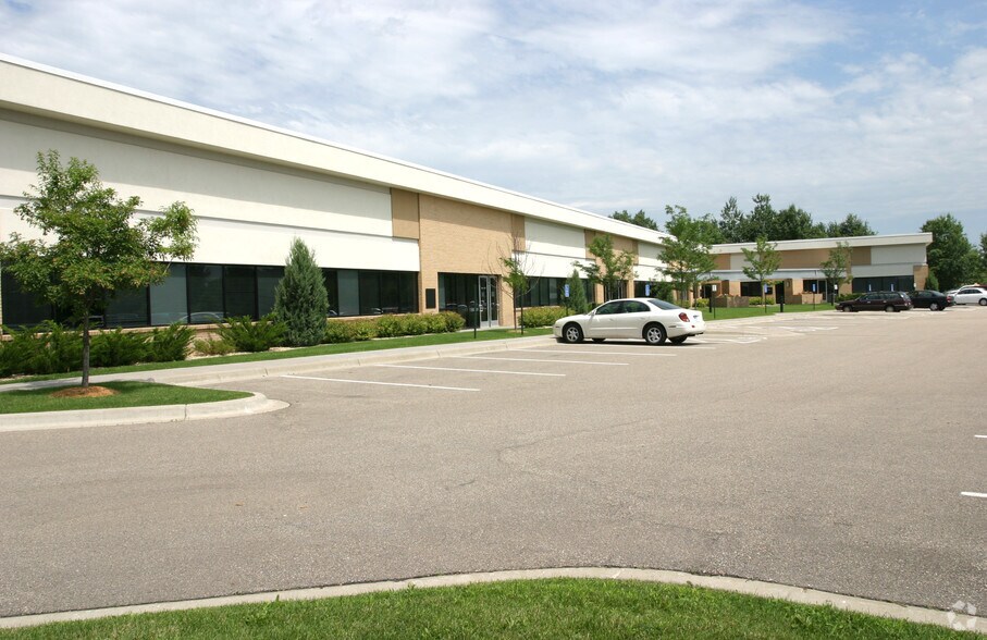 More Photos Of 3285 Northwood Cir, Eagan Research And Development For Lease