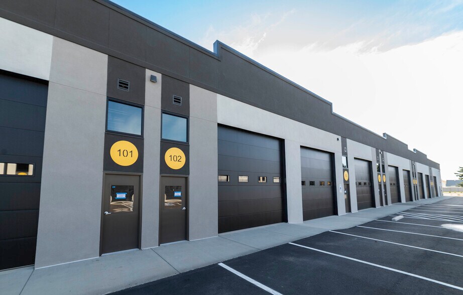 More Photos Of 5378 Ronald Reagan Blvd, Johnstown Flex For Lease