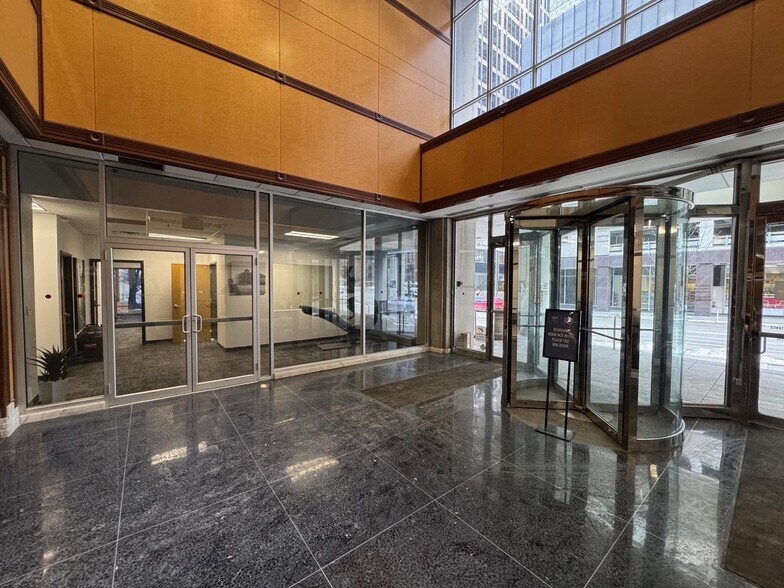 More Photos Of 10 W 9th St, Kansas City General Retail For Sale