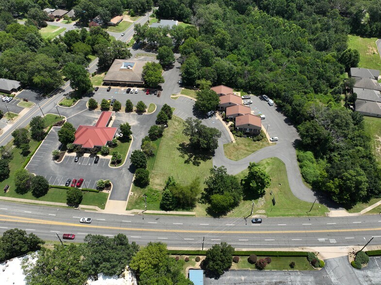 More Photos Of 106 Ridgeway St, Hot Springs National Park Office For Lease