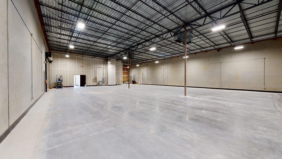 More Photos Of 190 N Bagdad Rd - Building E, Leander Warehouse For Lease