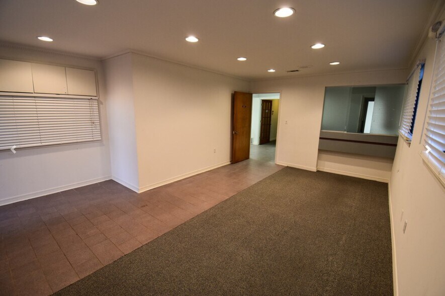 More Photos Of 911 Mar Walt Dr, Fort Walton Beach Office For Lease