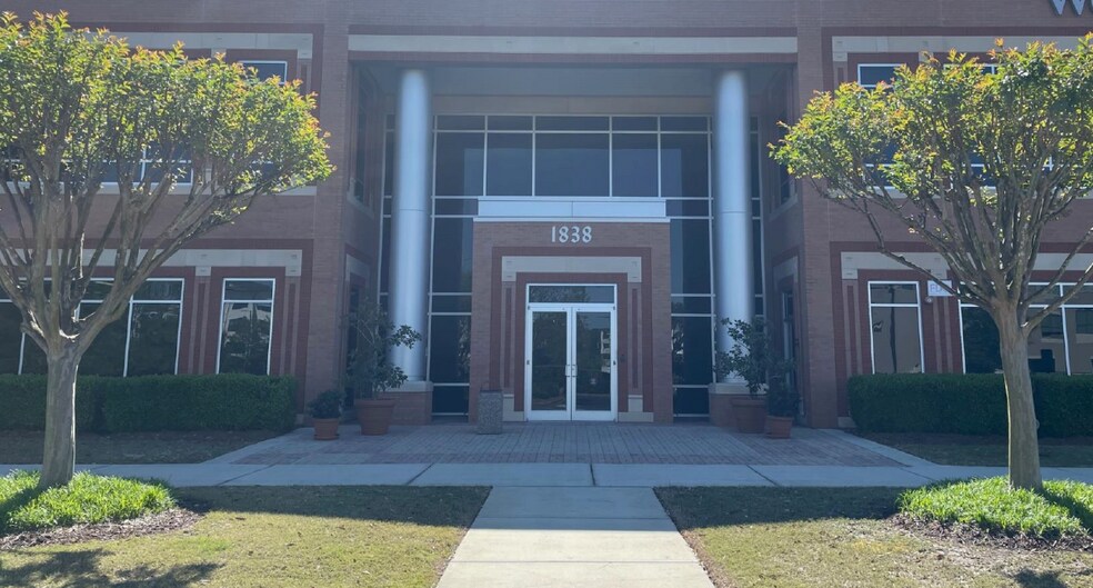 More Photos Of 1838 Sir Tyler Dr, Wilmington Office For Lease