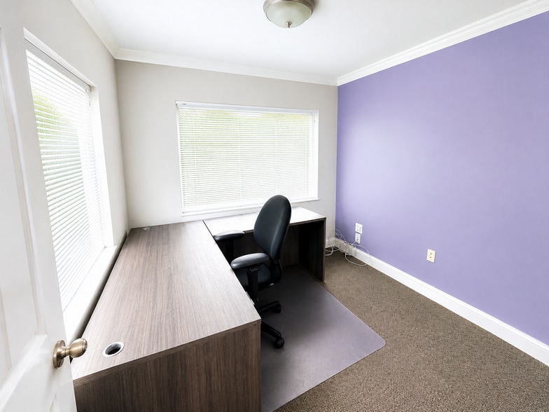 More Photos Of 1097 S Lapeer Rd, Oxford Office For Lease