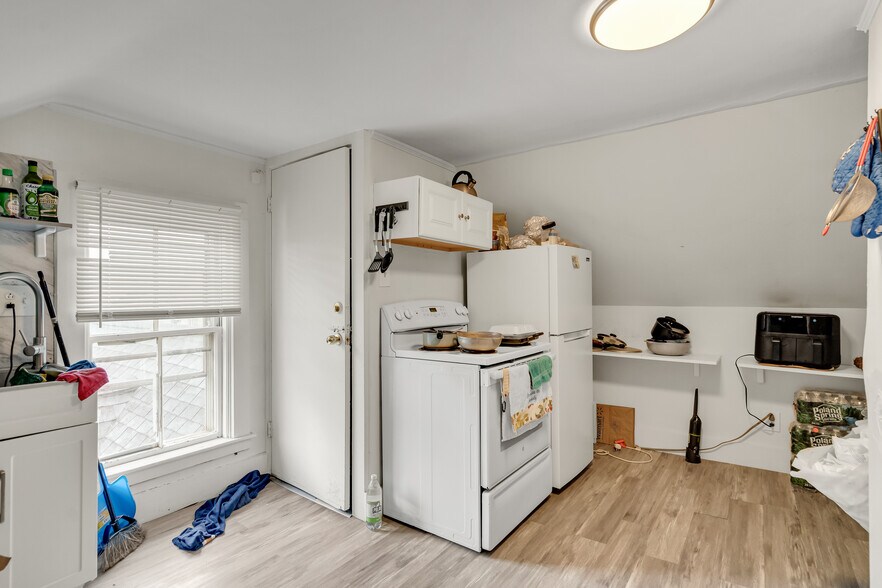 More Photos Of 161 High St, Taunton Office Residential For Sale