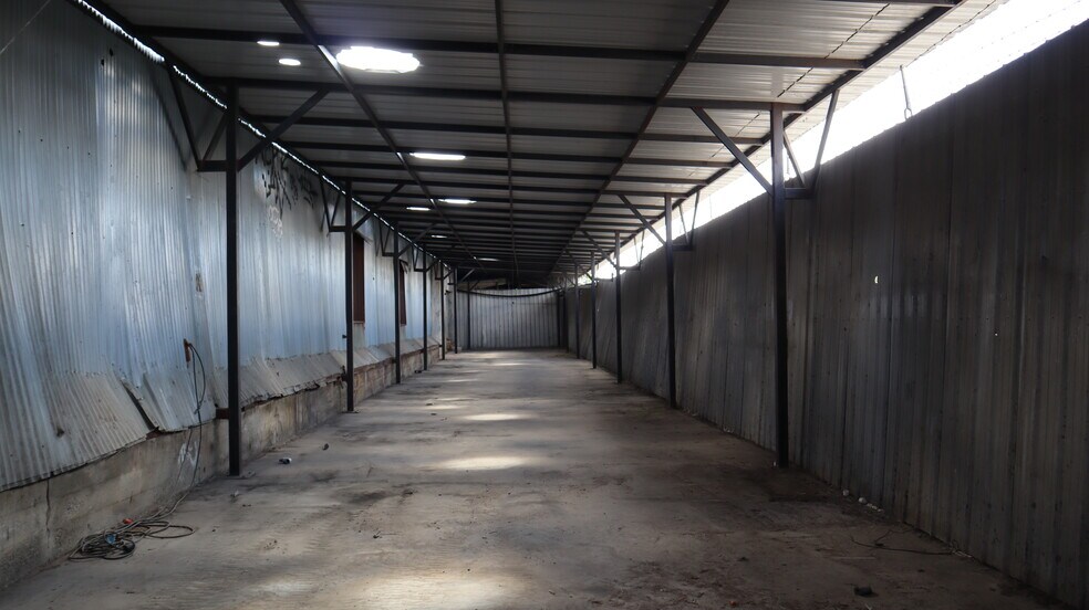 More Photos Of 8001 Beach St, Los Angeles Warehouse For Sale