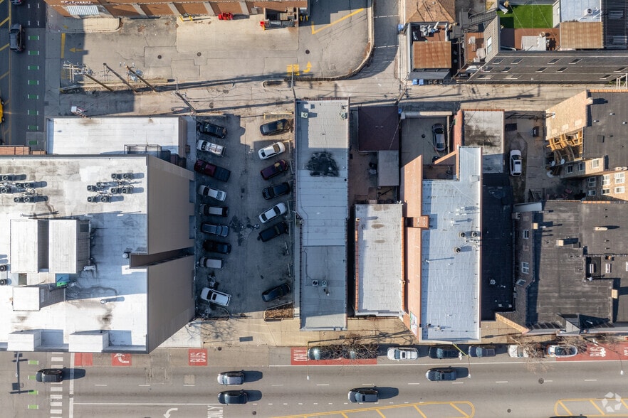 More Photos Of 2012 N Western Ave, Chicago Storefront Retail Residential For Lease