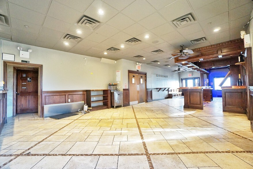 More Photos Of 35 Androvette St, Staten Island Storefront Retail Residential For Lease