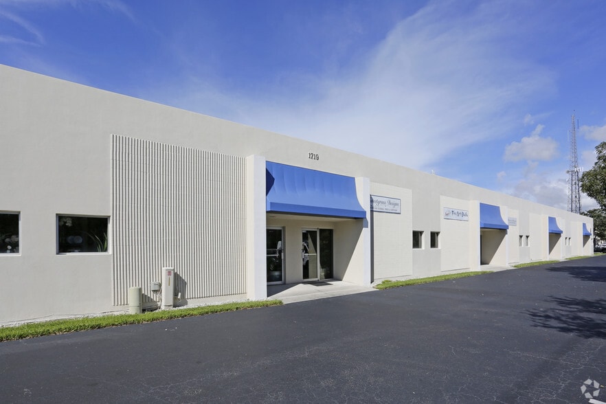 More Photos Of 1719 Trade Center Way, Naples Warehouse For Lease