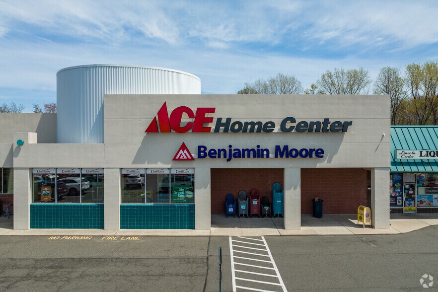 More Photos Of 261 Comly Rd, Lincoln Park Storefront For Lease