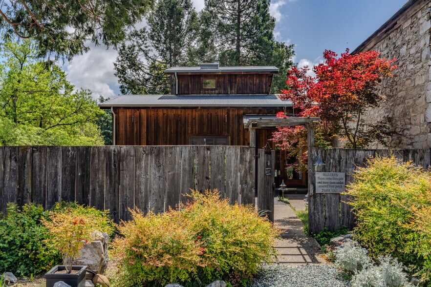 More Photos Of 21376 Consolation St, Volcano Specialty For Sale
