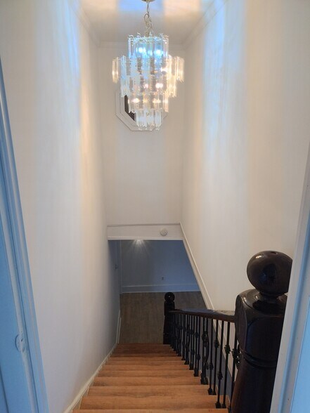 More Photos Of 119 W Main St, Youngsville Freestanding For Lease