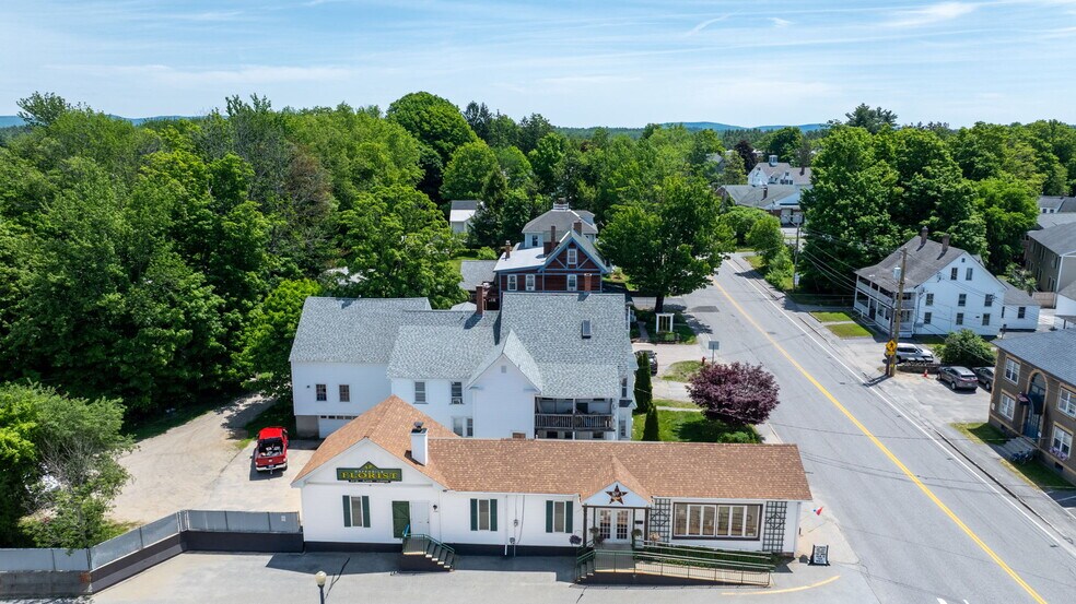 More Photos Of 11 Turnpike St, Jaffrey Freestanding For Sale