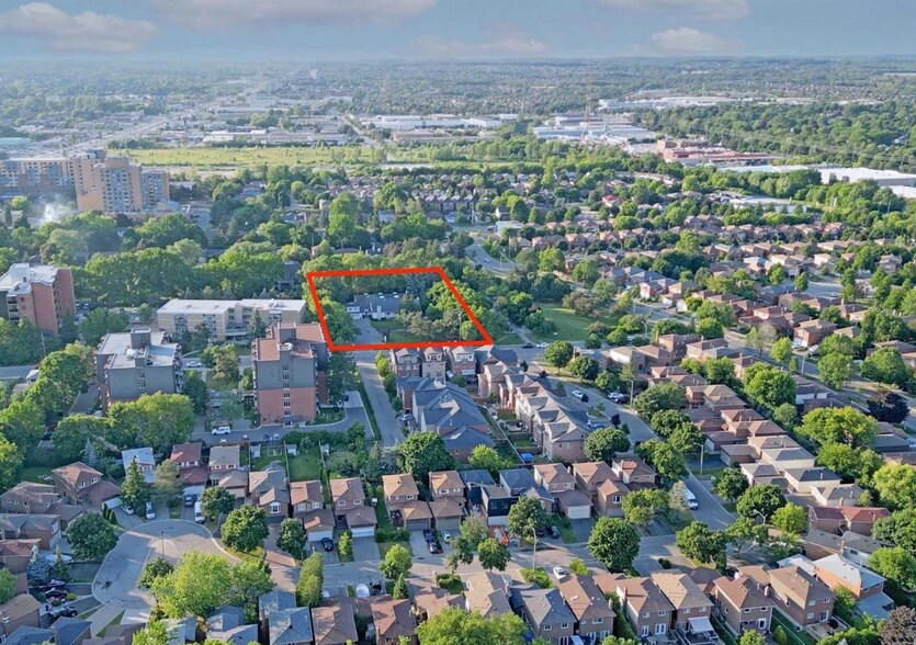 More Photos Of 83 Dunlop St, Richmond Hill Daycare Center For Sale