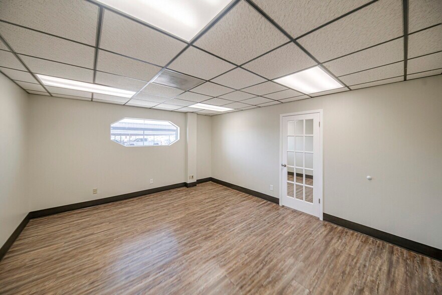 More Photos Of 1410 Rankin Hwy, Midland Office For Sale