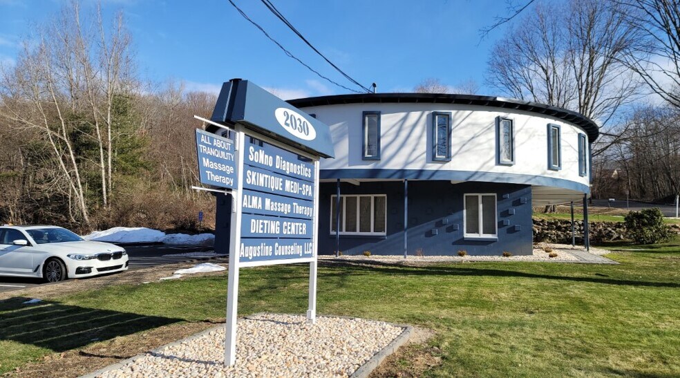 Primary Photo Of 2030 Straits Tpke, Middlebury Office For Lease