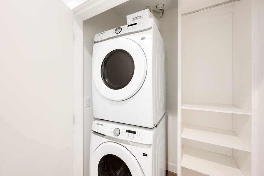 More Photos Of 612 Constance Av, Esquimalt Apartments For Lease