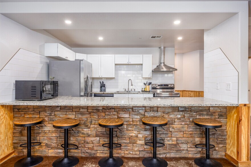 More Photos Of 12625 Sandpiper Rd, Thackerville Specialty For Sale