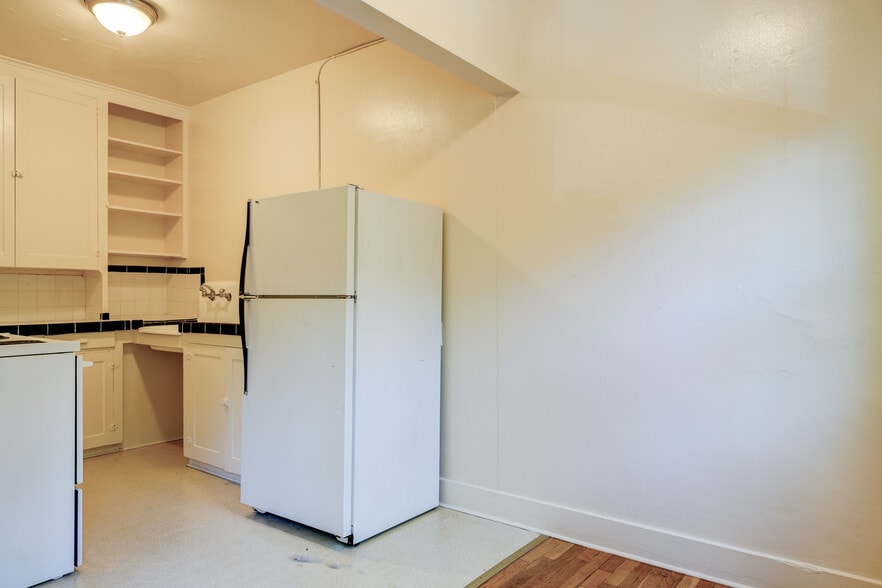 More Photos Of 2737 NW Upshur St, Portland Apartments For Sale