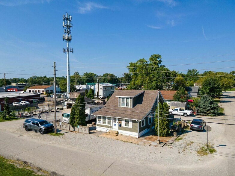 More Photos Of 10620 Bellefontaine St, Carmel Office For Sale