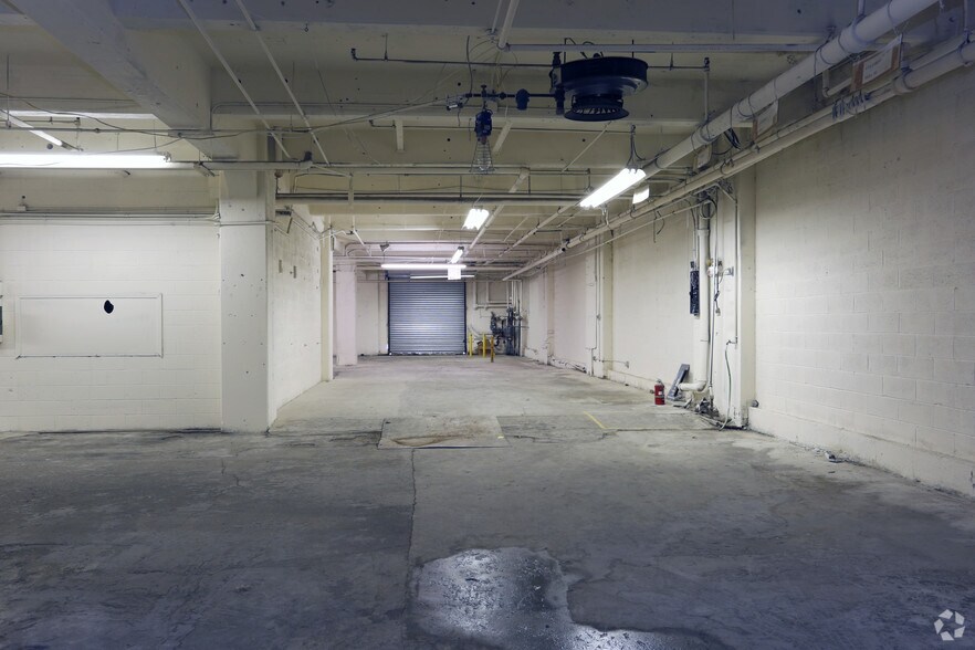 More Photos Of 545 N Arlington Ave, Bloomfield Manufacturing For Lease