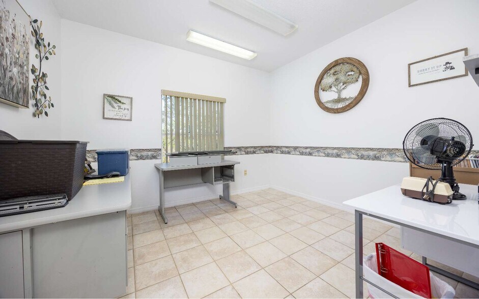 More Photos Of 1720 N Ohio Ave, Live Oak Office For Sale