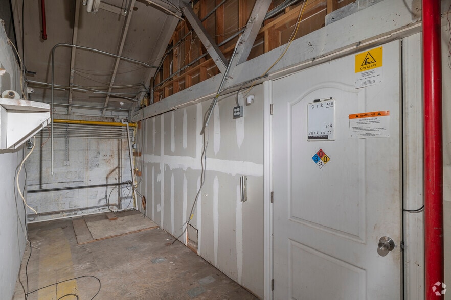 More Photos Of 962-972 87th Ave, Oakland Manufacturing For Lease