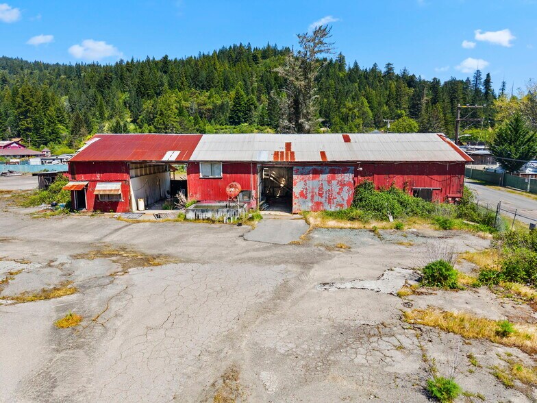 More Photos Of 13026 Avenue of the Giants, Myers Flat Manufacturing For Sale