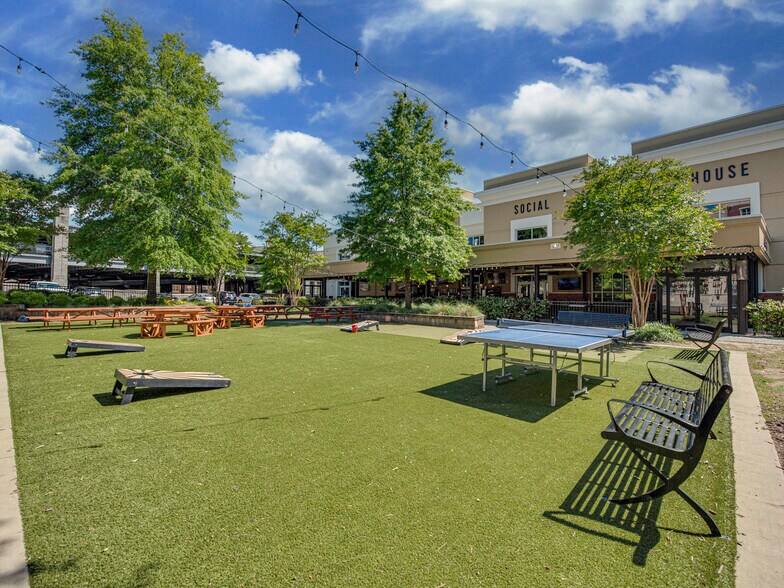 More Photos Of 2015 Ayrsley Town Blvd, Charlotte Unknown For Lease