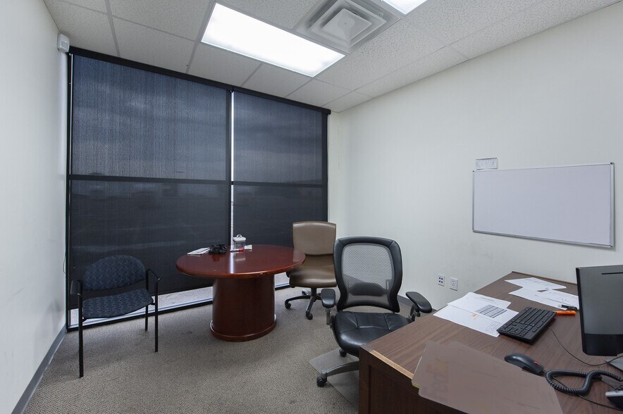 More Photos Of 3701 S Thomas Rd, Oklahoma City Distribution For Lease